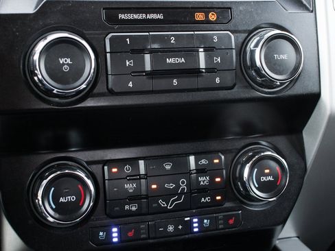 Used 2020 Ford F250 Lariat w/ Lariat Value Package image 31