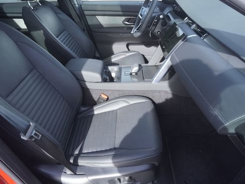 Used 2025 Land Rover Discovery Sport Dynamic SE image 23