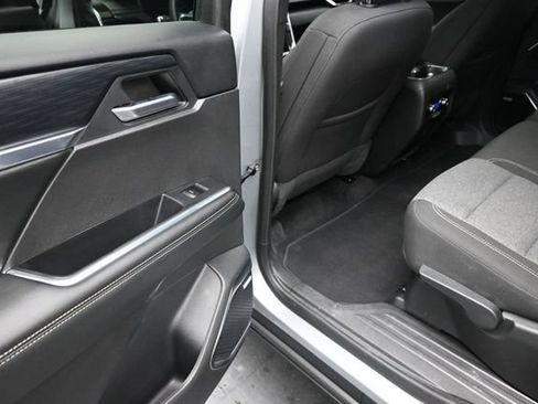 Used 2025 GMC Acadia Elevation FWD image 10