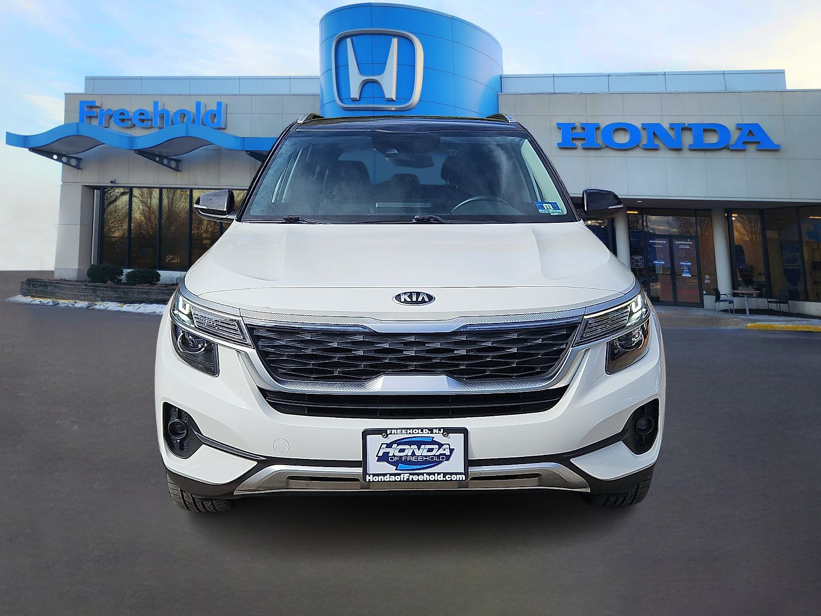 Used 2021 Kia Seltos S AWD/4WD image 2