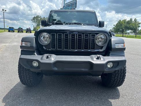 Used 2025 Jeep Wrangler Unlimited Sport AWD/4WD image 8
