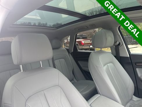 Used 2021 Audi Q5 2.0T Premium w/ Convenience Package image 12