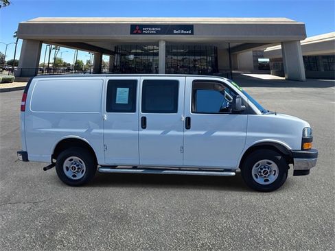 Used 2024 GMC Savana 2500 Work Van w/ Driver Convenience Package image 7