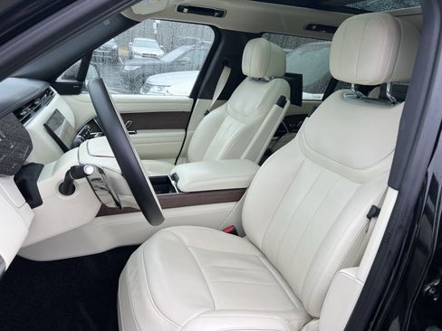 Used 2025 Land Rover Range Rover Long Wheelbase SE image 15