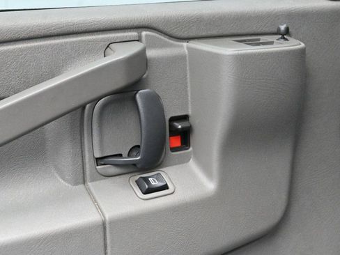 Used 2022 Chevrolet Express 2500 w/ Driver Convenience Package image 13