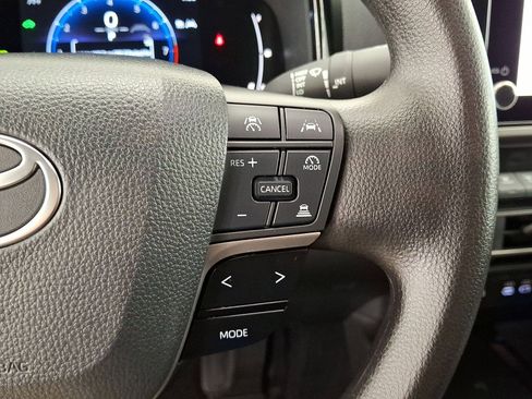 Used 2025 Toyota Camry LE w/ Convenience Package FWD image 18
