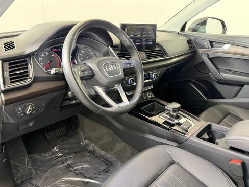 Used 2023 Audi Q5 2.0T Premium w/ Convenience Package AWD/4WD image 4