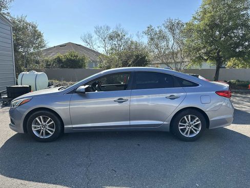 Used 2017 Hyundai Sonata SE image 3
