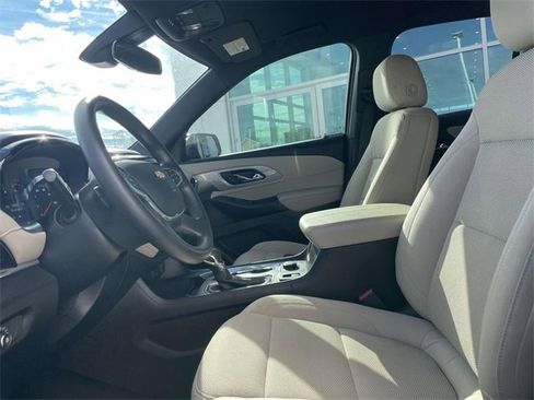 Used 2023 Chevrolet Traverse LS image 15