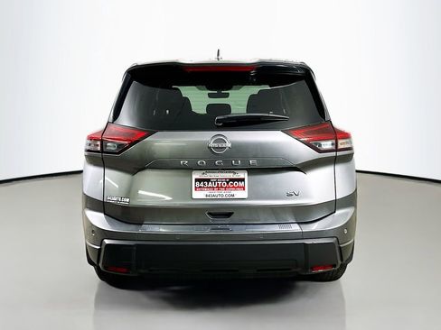 Used 2024 Nissan Rogue SV image 6