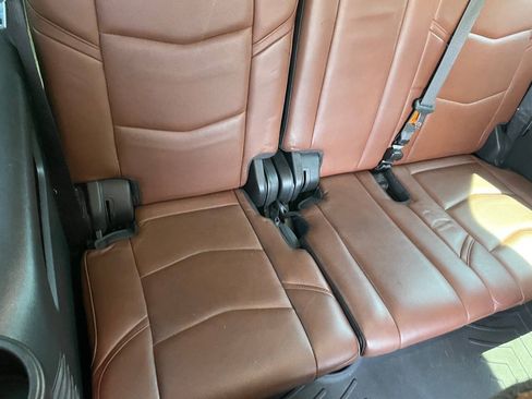 Used 2018 Cadillac Escalade Luxury RWD image 40