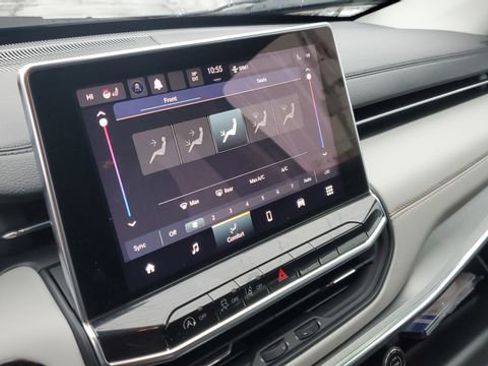 Certified 2022 Jeep Compass Limited image 13