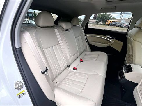 Used 2019 Audi e-tron Prestige AWD/4WD image 20