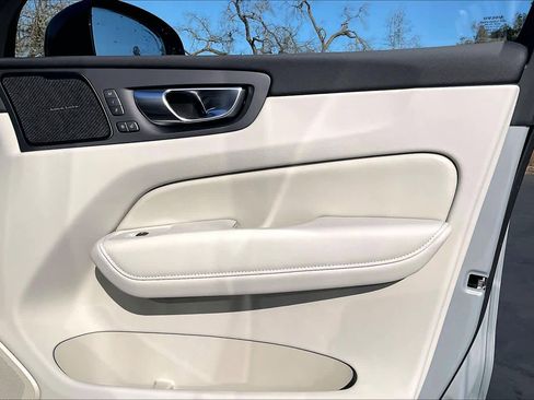 New 2026 Volvo XC60 T8 Ultra w/ Protection Package Premier image 30