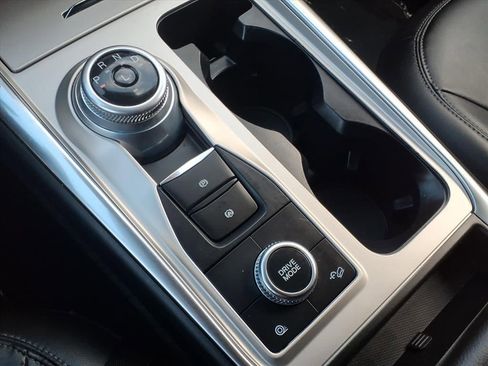 Certified 2022 Ford Explorer XLT w/ Equipment Group 202A image 30