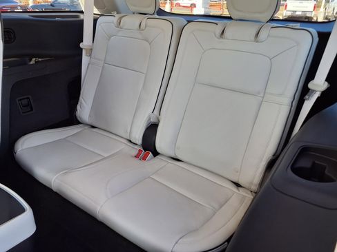 Used 2023 Lincoln Aviator Black Label w/ Class IV Trailer Tow Package AWD/4WD image 13