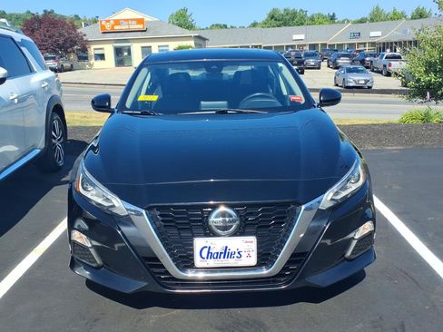 Used 2022 Nissan Altima 2.5 SV w/ SV Premium Package AWD/4WD image 2