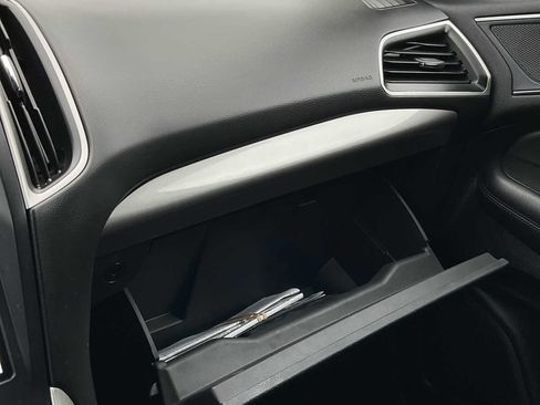 Used 2023 Ford Edge SE w/ Black Appearance Package image 30