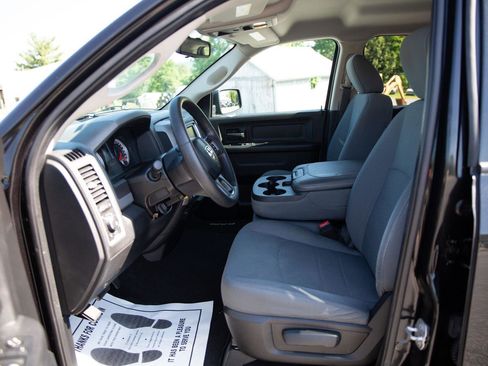 Used 2015 RAM 1500 Express w/ Black Ram 1500 Express Group AWD/4WD image 19