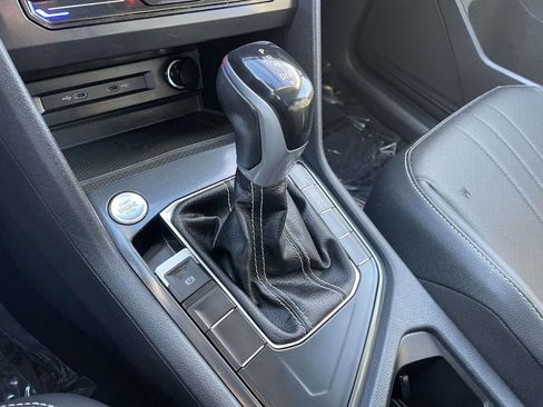Used 2022 Volkswagen Tiguan SE image 44