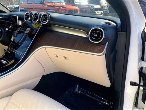 Used 2025 Mercedes-Benz GLC 350e 4MATIC image 15