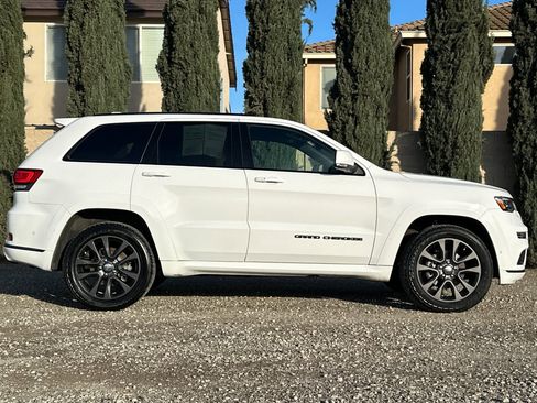 Used 2018 Jeep Grand Cherokee High Altitude image 3