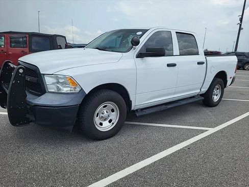 Used 2019 RAM 1500 4x4 Crew Cab Classic image 23