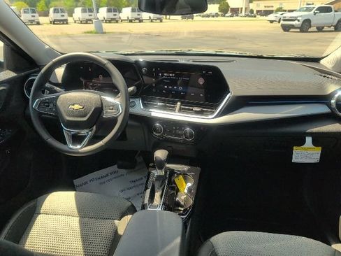 Used 2026 Chevrolet Trax LT w/ Driver Confidence Package FWD image 40