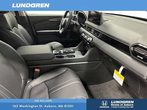 New 2026 Honda Pilot Touring image 9