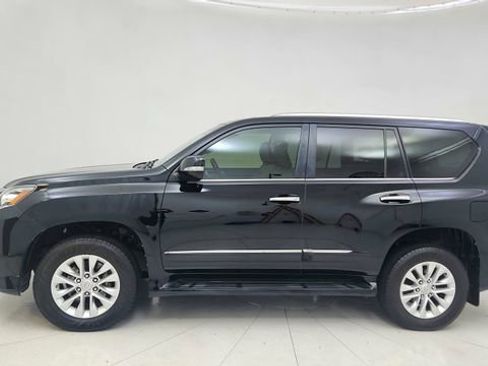 Used 2018 Lexus GX 460 Premium w/ Premium Package image 10