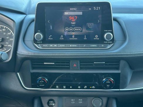 Used 2025 Nissan Rogue SV image 12