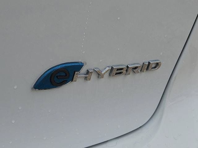 Used 2023 Chrysler Pacifica Touring-L FWD image 28