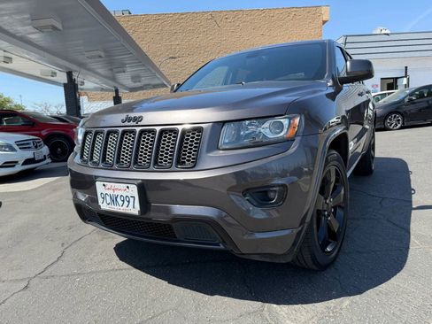 Used 2014 Jeep Grand Cherokee Altitude RWD image 3