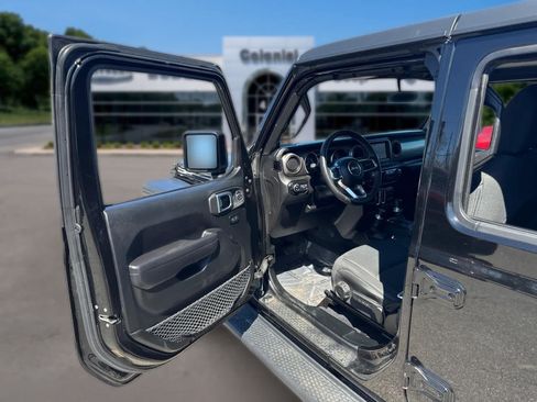 Used 2020 Jeep Gladiator Sport w/ Quick Order Package 24S AWD/4WD image 11