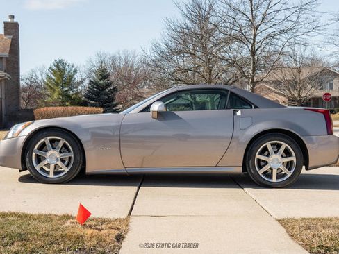 Used 2004 Cadillac XLR image 21