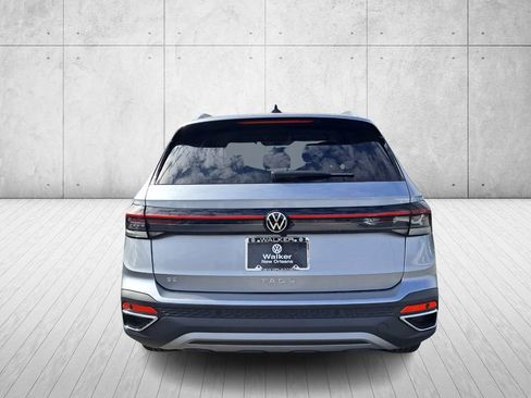 Used 2025 Volkswagen Taos SE image 6