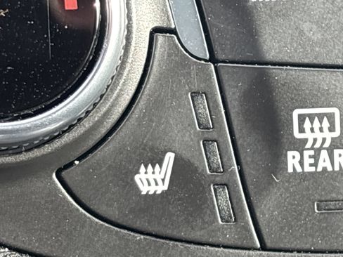 Used 2023 Chevrolet Malibu LT image 25