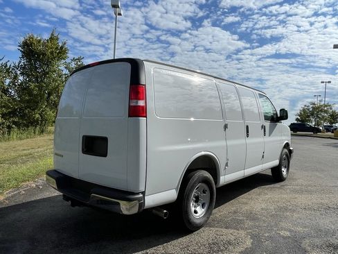 New 2025 Chevrolet Express 3500 w/ Driver Convenience Package image 3