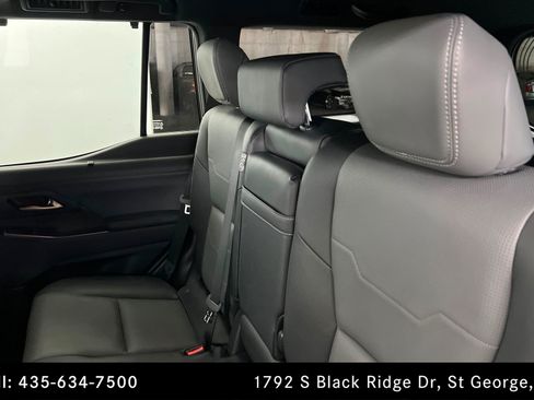 Used 2024 Lexus GX 550 w/ Accessory Package (Z1) AWD/4WD image 21