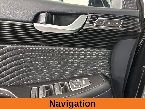 Used 2025 Hyundai Palisade Calligraphy image 9