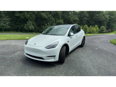 Used 2022 Tesla Model Y Performance AWD/4WD image 1