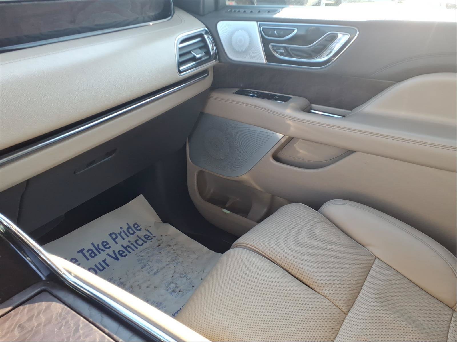 Used 2023 Lincoln Navigator Reserve AWD/4WD image 21