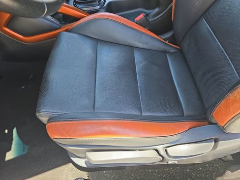 Used 2016 Hyundai Veloster Turbo FWD image 30