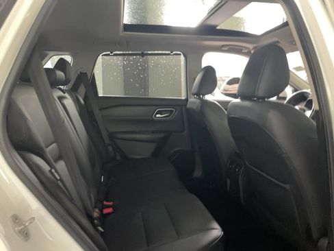 Used 2021 Nissan Rogue SV w/ Premium Package AWD/4WD image 18