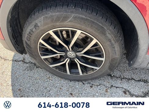 Used 2021 Volkswagen Tiguan SE FWD image 17