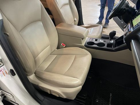 Used 2015 Subaru Outback 2.5i Limited image 19