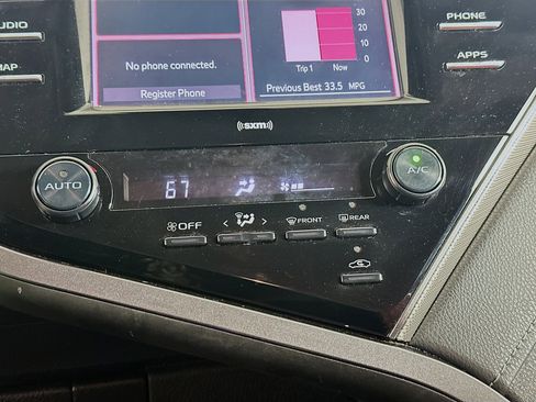 Used 2020 Toyota Camry SE image 22