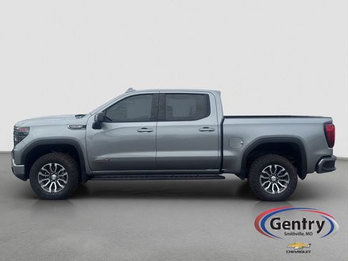 Used 2023 GMC Sierra 1500 AT4 w/ AT4 Preferred Package AWD/4WD image 3