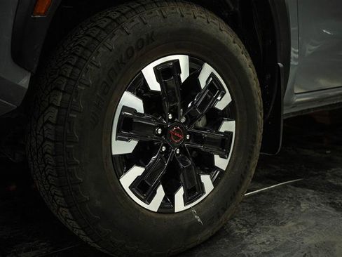 Used 2024 Nissan Frontier PRO-4X w/ Off-Road Protection Package image 3