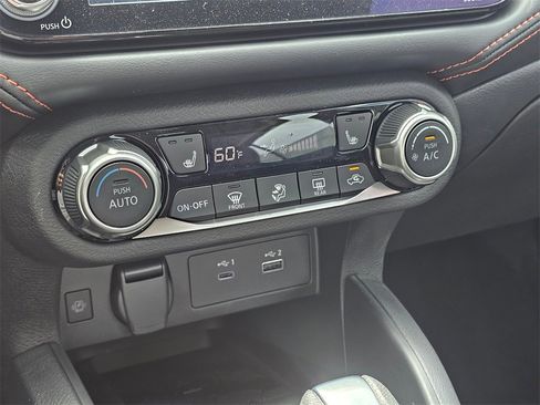 New 2025 Nissan Versa SR w/ Trunk Package image 10